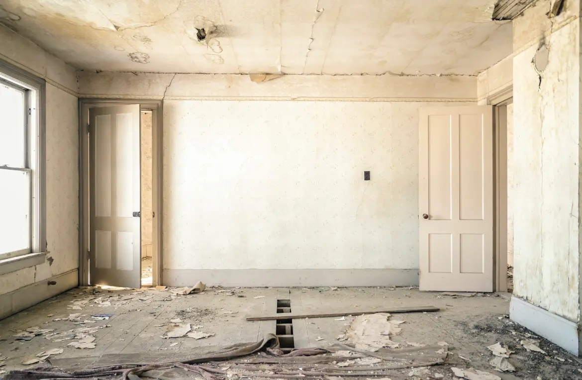 Waste disposal crew managing a cleanout project in Chagrin Falls